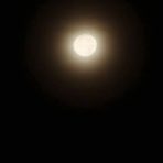 Near-full moon setting over Portland, Oregon, on the Winter Solstice